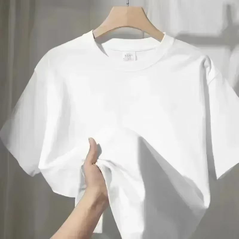 Camiseta Blanca con Estampado  - Sports Equipment With Names reseña y precio