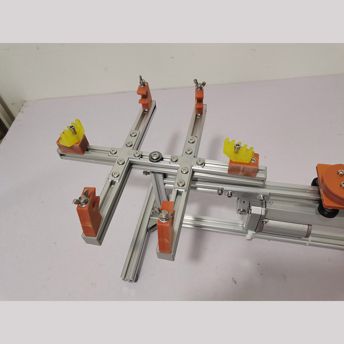 Máquina eléctrica para encorda - Sports Equipment Manufacturers reseña y precio